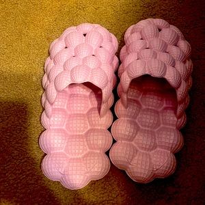 pink, size 7/8, cloud slide